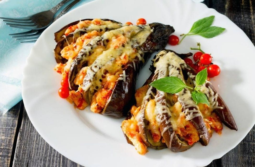 Вкусное сочетание: баклажаны, курица и сыр