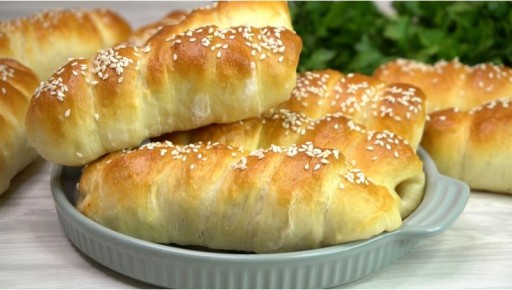 Ностальгия в каждом укусе: как приготовить идеальные сосиски в тесте по рецепту из маминой тетрадки