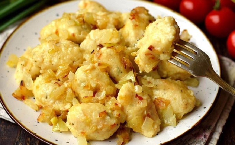 Спокойная находка на ужин: ленивые вареники с картошкой за считанные минуты