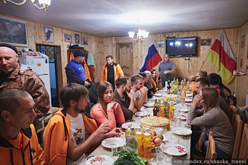 Традиции осетинского застолья: волшебство пирогов и тостов