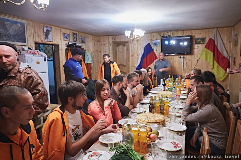 Традиции осетинского застолья: волшебство пирогов и тостов