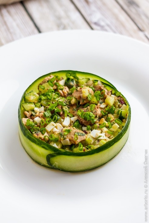 Легкий салат с печенью трески: свежий взгляд на классическое блюдо