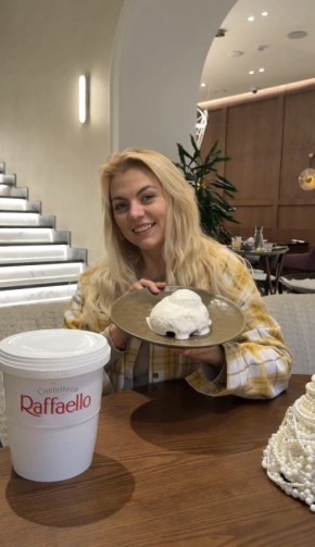 QLO: искусство в интерьере и легендарный десерт в одном месте