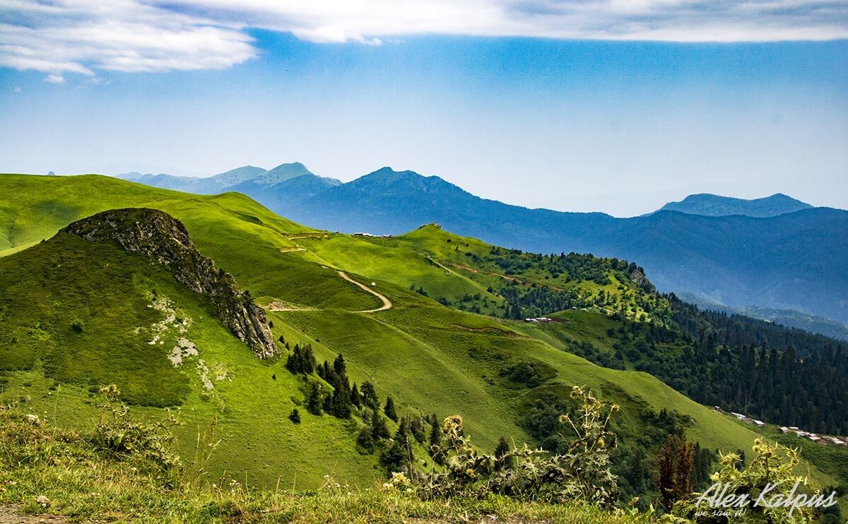 Захватывающее автопутешествие по перевалу Зекари