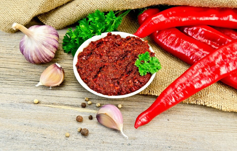 Как приготовить традиционную аджику: секреты и тонкости