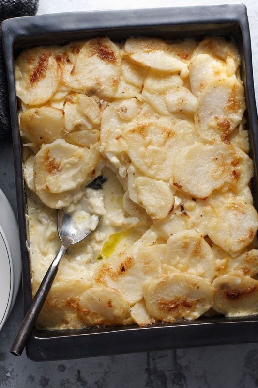 Как приготовить сочный картофельный гратен с ароматным салом и луком