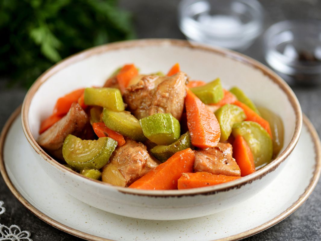 Ароматный ужин из индейки и овощей за полчаса