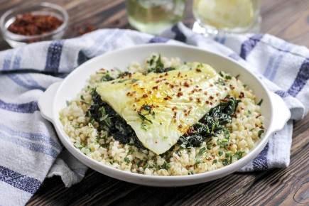 Нежная треска с яркой куркумой и шпинатом: восхитительный гарнир из булгура