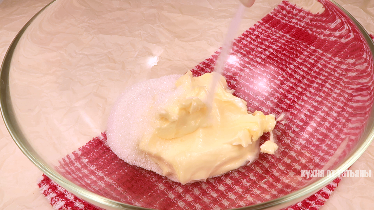 Слоеное печенье на йогурте: восхитительные подушечки с сахарной корочкой