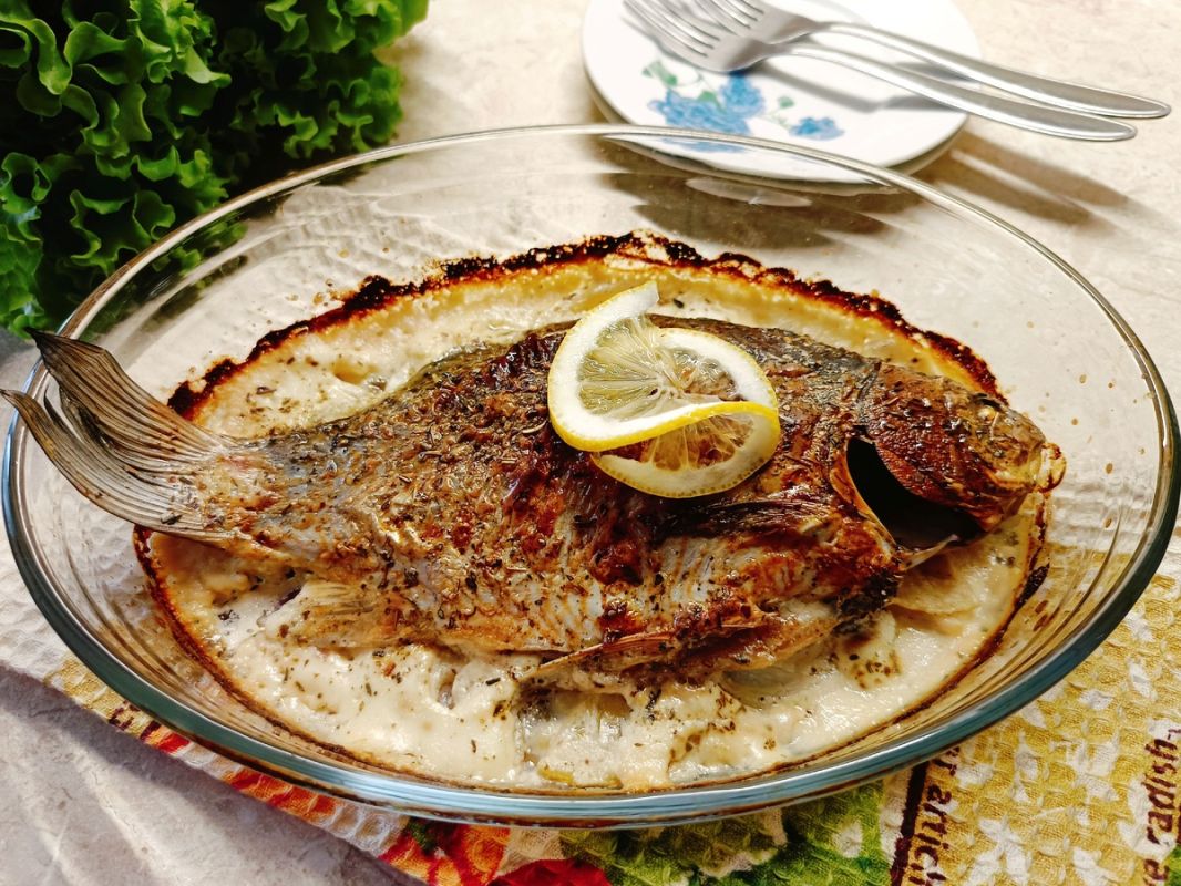 Ностальгический вкус: карась в сметане от бабушки