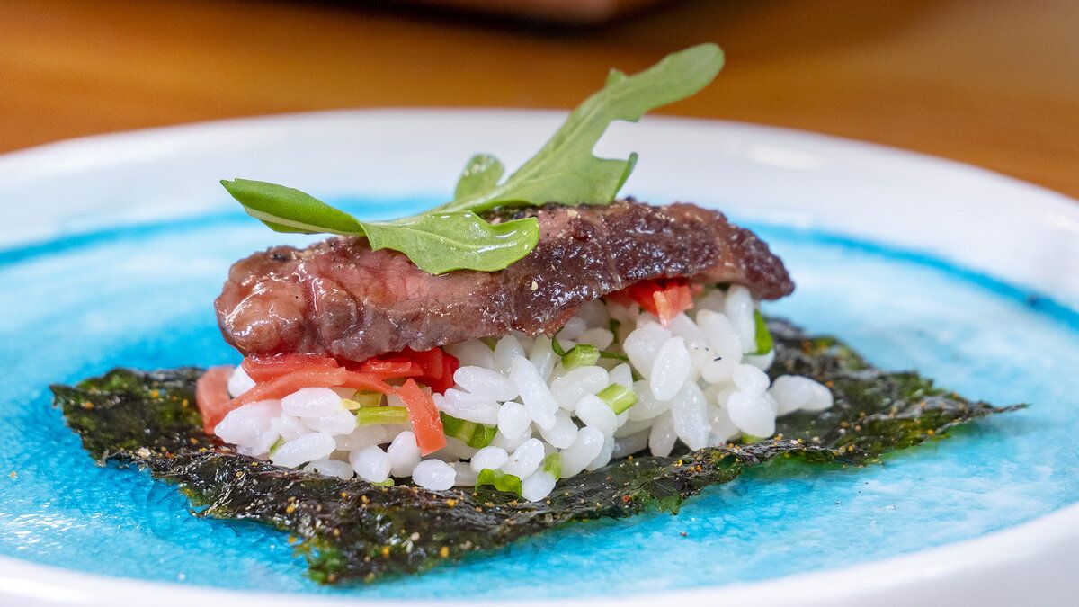 Невероятная закуска из говядины в японском стиле: простой рецепт для рассказывающего вечера