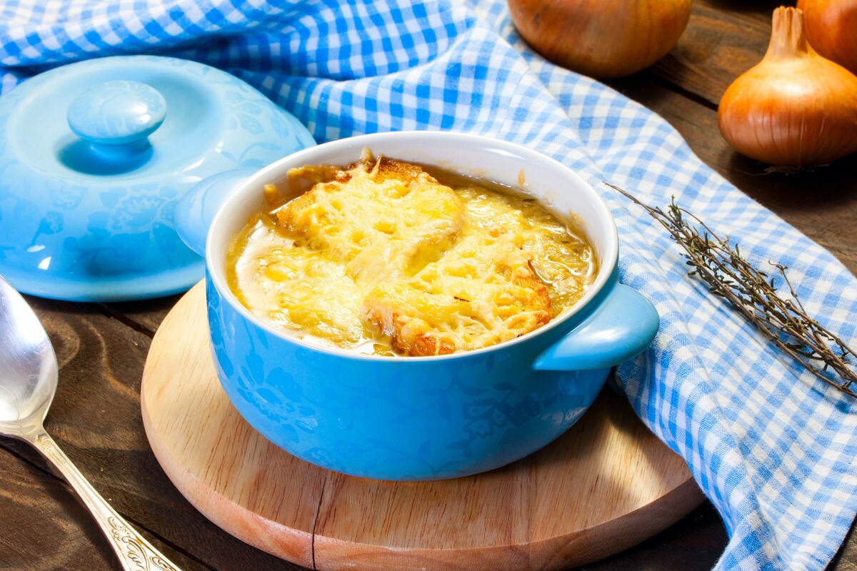 Луковый суп по-французски: классика кулинарного искусства