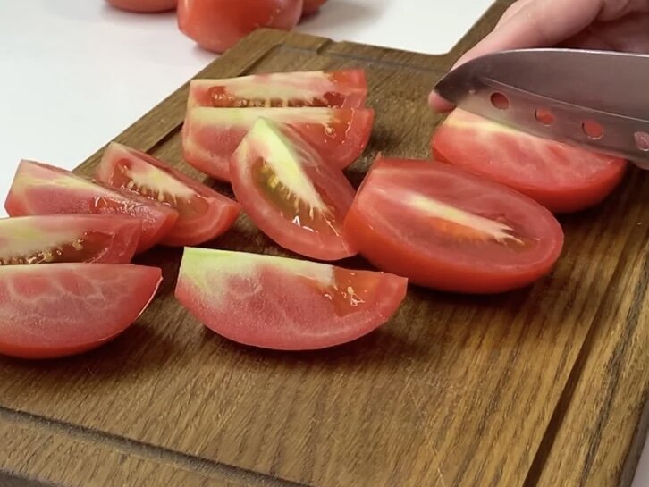 Как приготовить помидорно-луковую закуску на зиму: рецепты и советы по хранению