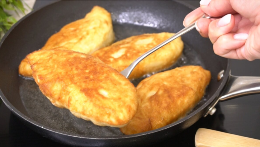 Пирожки, которые готовятся легко и быстро: удивительное тесто без замешивания