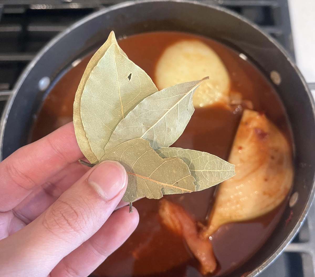 Почему лавровый лист незаменим в кулинарии и что происходит без него