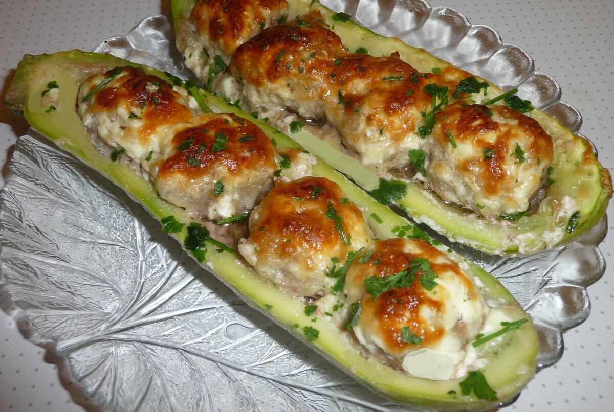 Лодочки из кабачков с мясом
