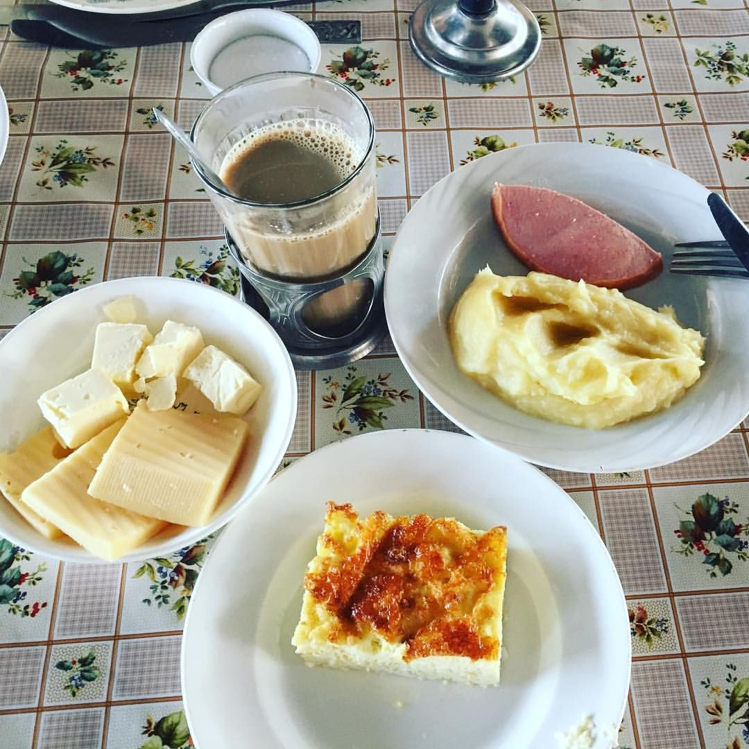 Как утренние привычки могут подорвать здоровье после 55 лет