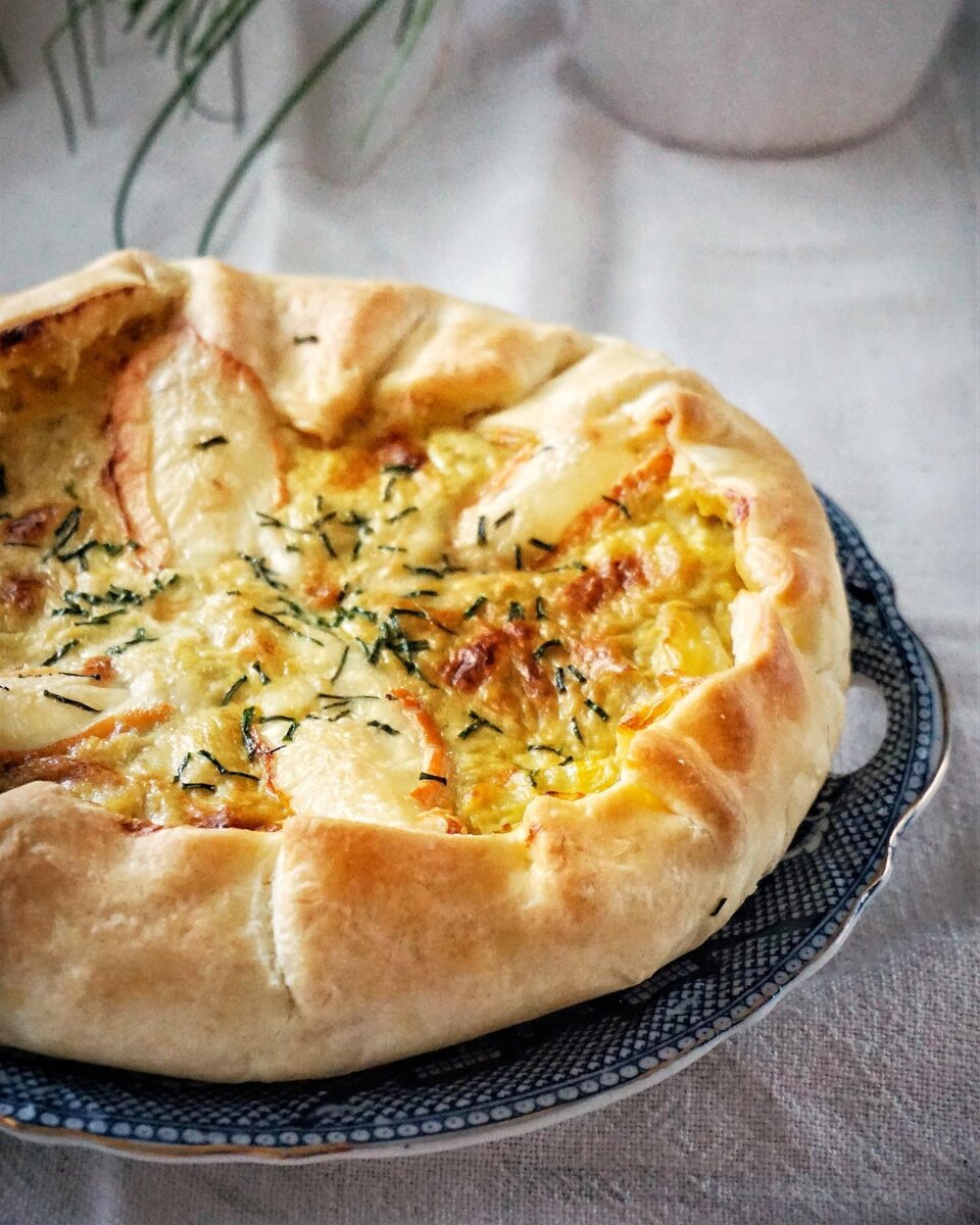 Вдохновляющий пирог с рыбой и луком-пореем