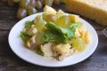 Необычный салат с курицей и виноградом: легкий и вкусный сюрприз для стола