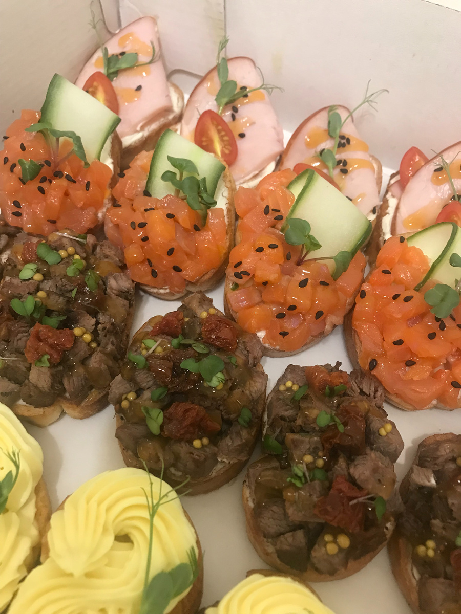 Как брускетты оживляют корпоративные угощения