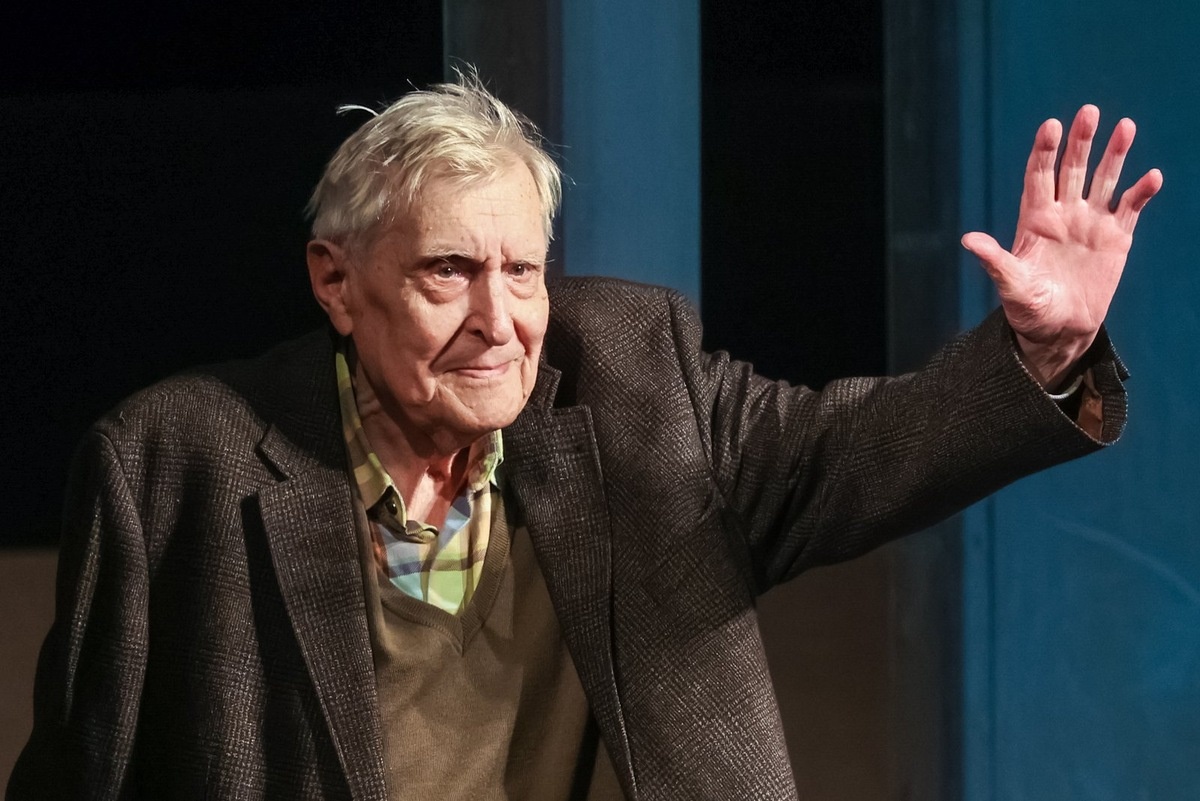 Тайна долголетия Олега Басилашвили: о любви, семье и жизненных ценностях