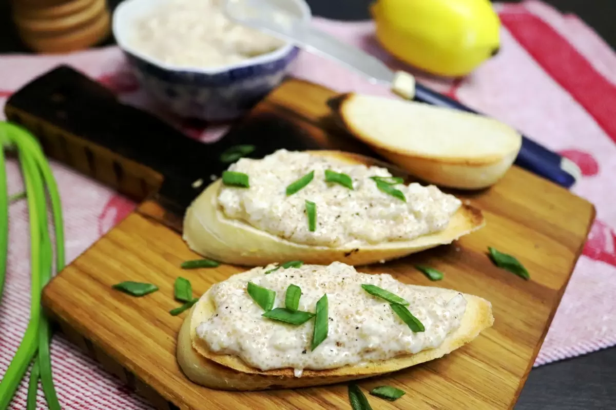 Селедочная икра, которую стоит попробовать на бутербродах