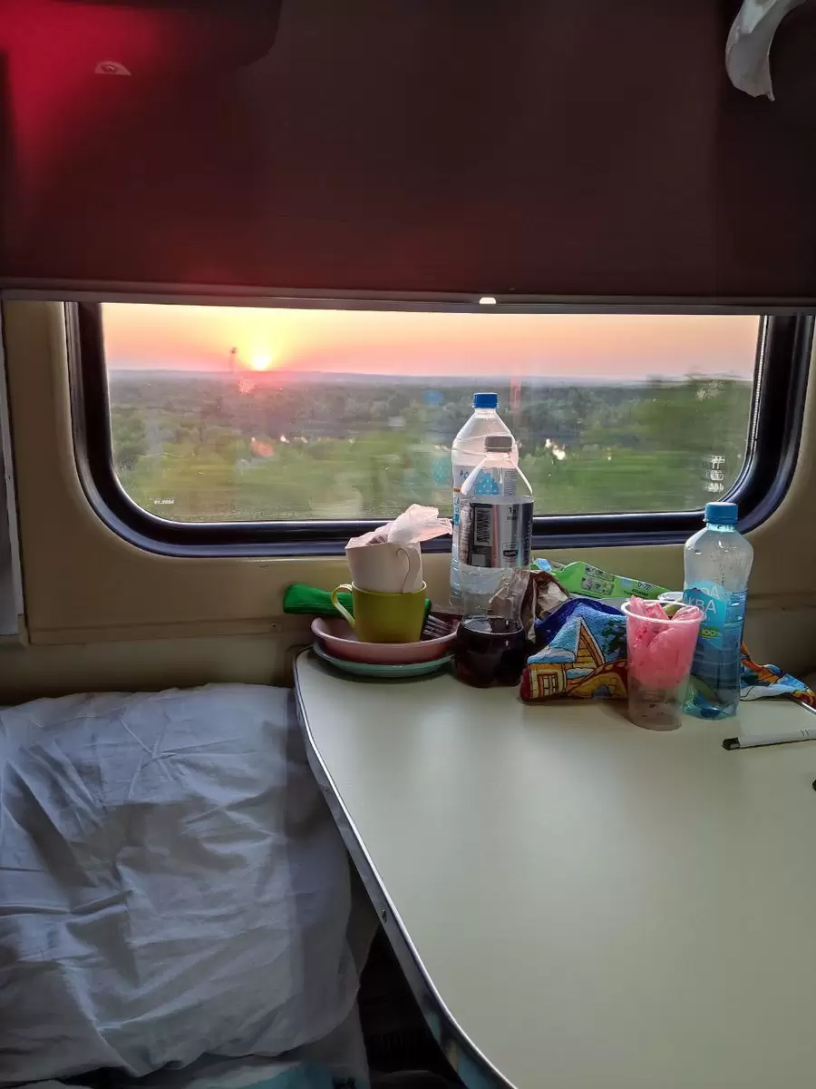 Как правильно подобрать еду для поездки к морю на поезде: советы и рекомендации