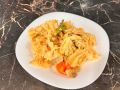Макароны с грибами и овощами на ужин — спокойное решение для семейного меню