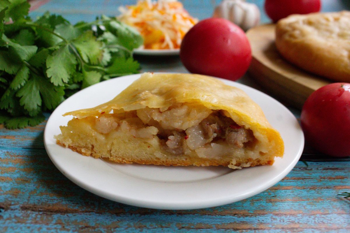 Кубдари: сочные лепешки с мясной начинкой