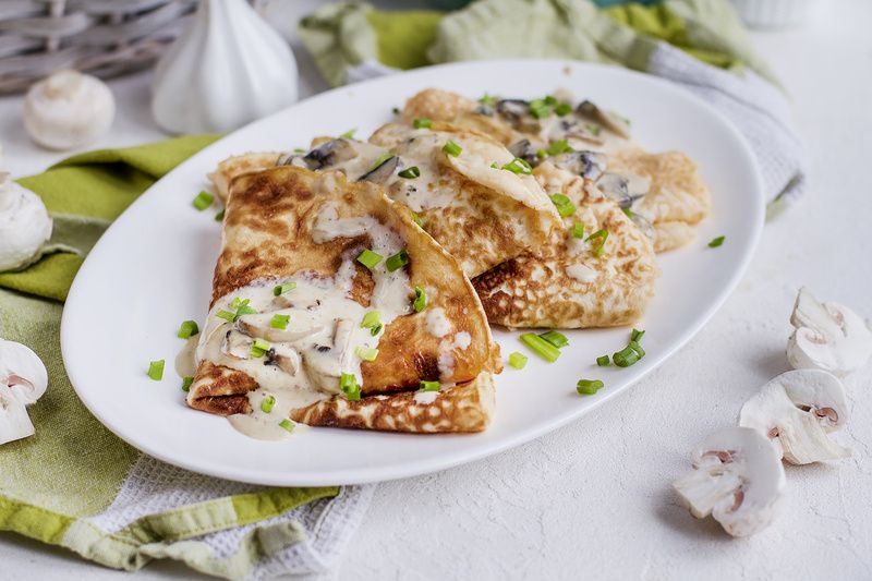 Яичные блинчики с грибами и чеддером: идеальное сочетание вкусов